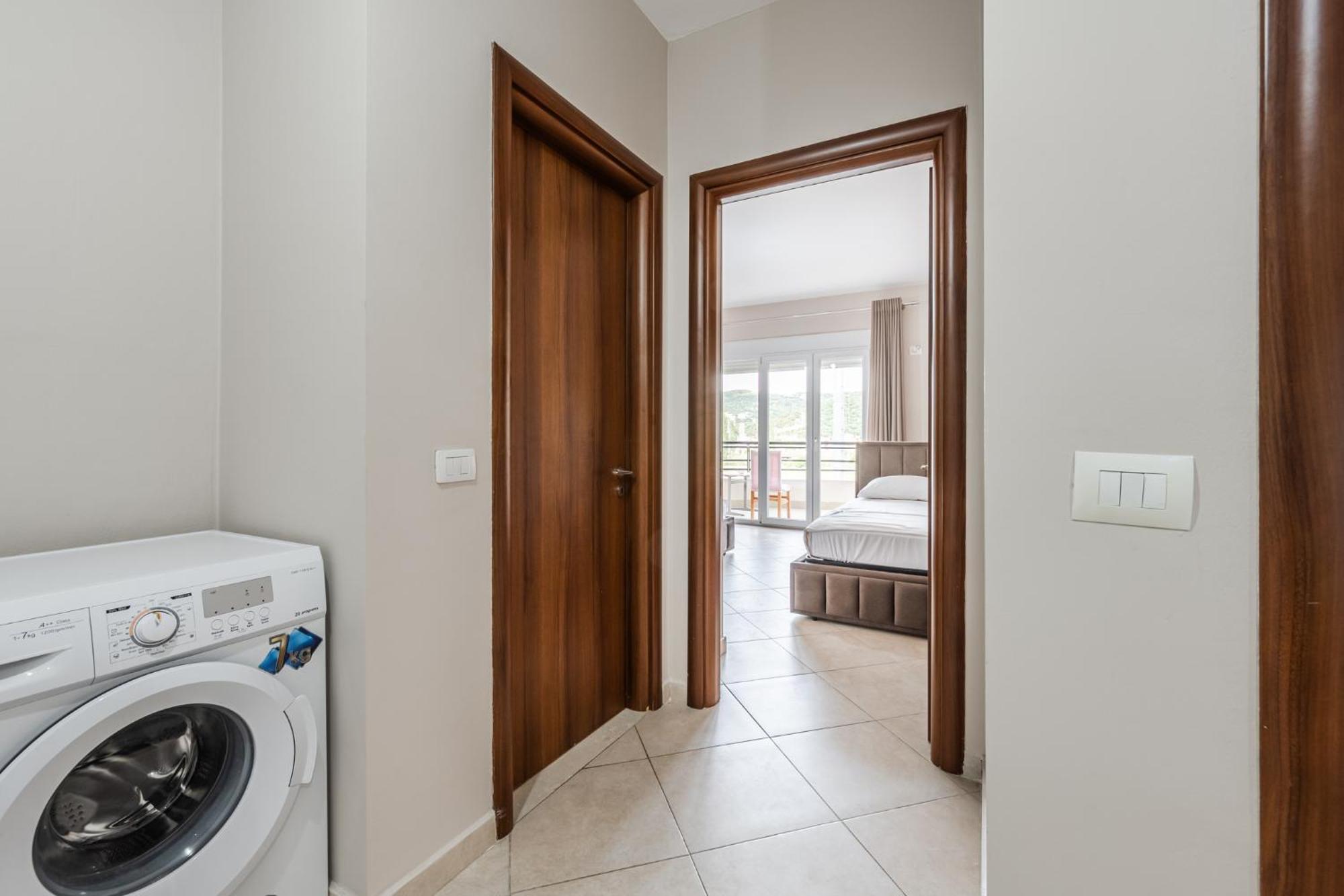 City Center Apartments By Kondo Stays Vlorë エクステリア 写真